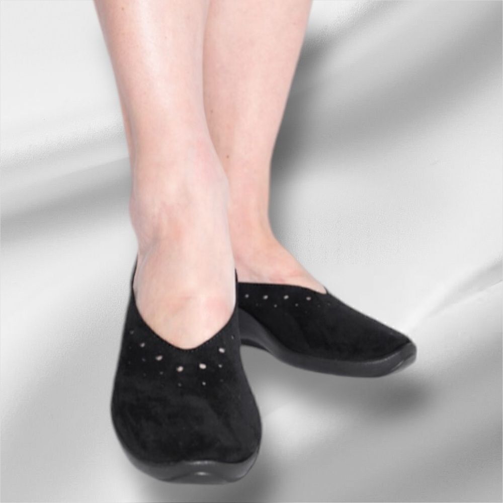 ARCOPEDICO Women’s Cezanne H07/4366 in Black in the Size 41/9.5-10 US Size